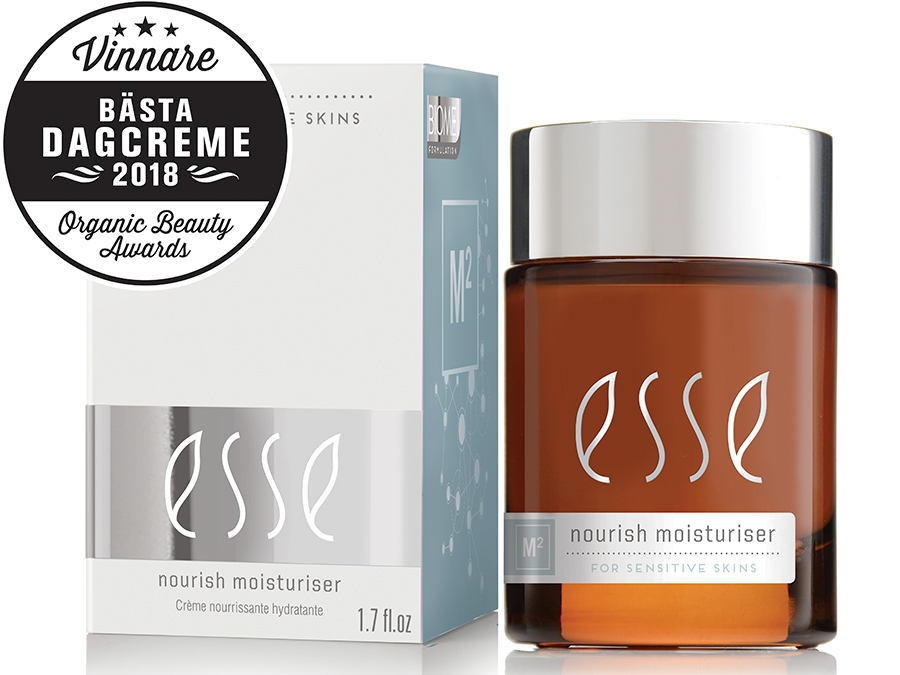 Esse wins prestigious award A glass jar of Esse nourish moisturizer for sensitive skin sits next to its white and teal box packaging. A circular black and white badge on the top left displays "Vinnare Bästa Dagcreme 2018" recognizing it as an award-winner in the Organic Beauty Awards.